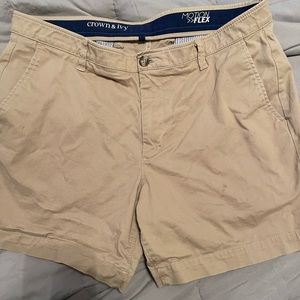 Men’s crown & ivy Khaki shorts